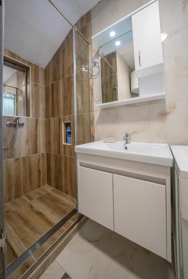 Apartman Anja Risan Εξωτερικό φωτογραφία