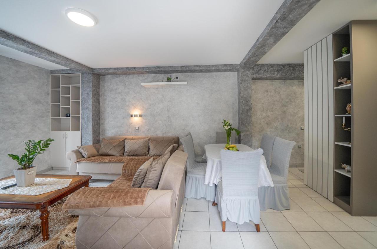 Apartman Anja Risan Εξωτερικό φωτογραφία